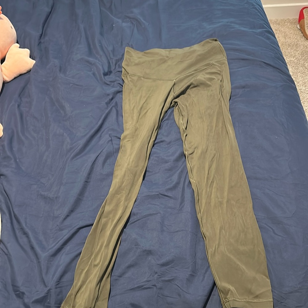 Worn once
Large
Army green